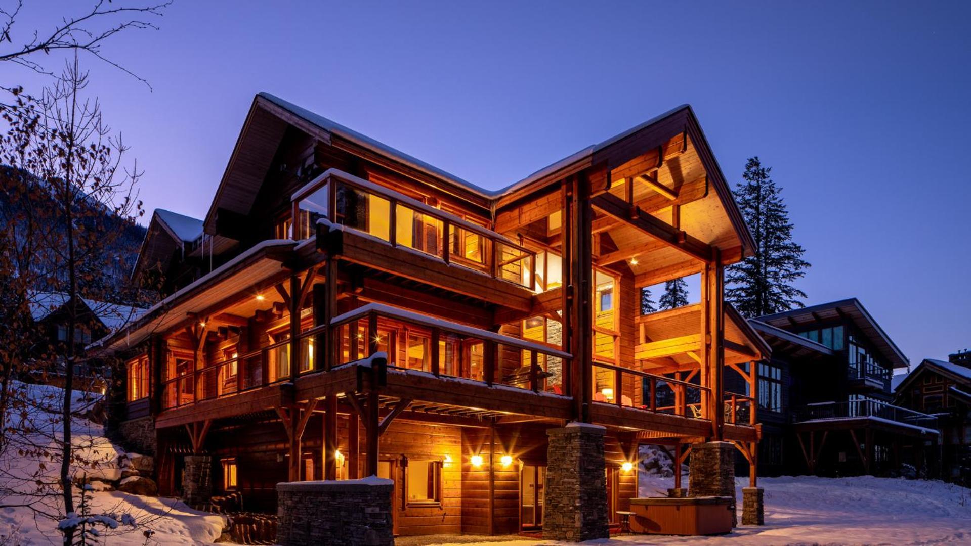 Lush Mountain Accommodations Golden Εξωτερικό φωτογραφία