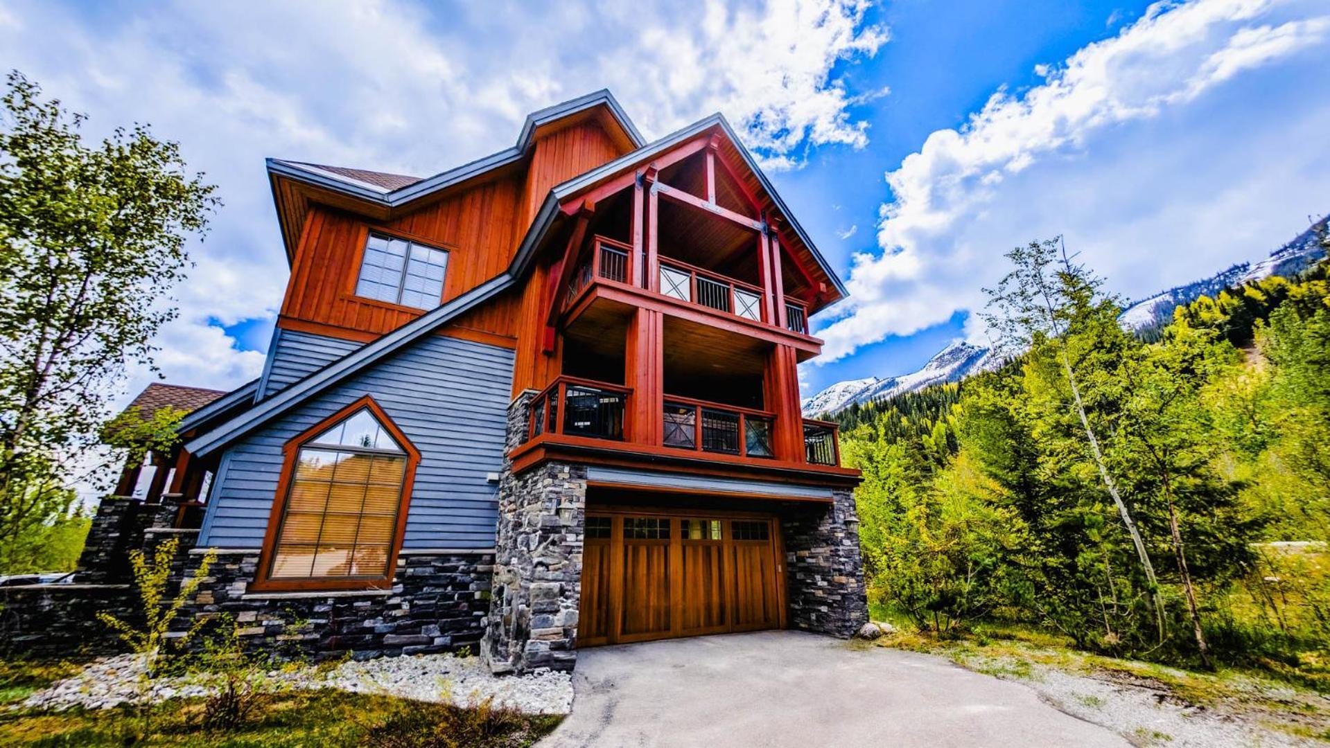 Lush Mountain Accommodations Golden Εξωτερικό φωτογραφία