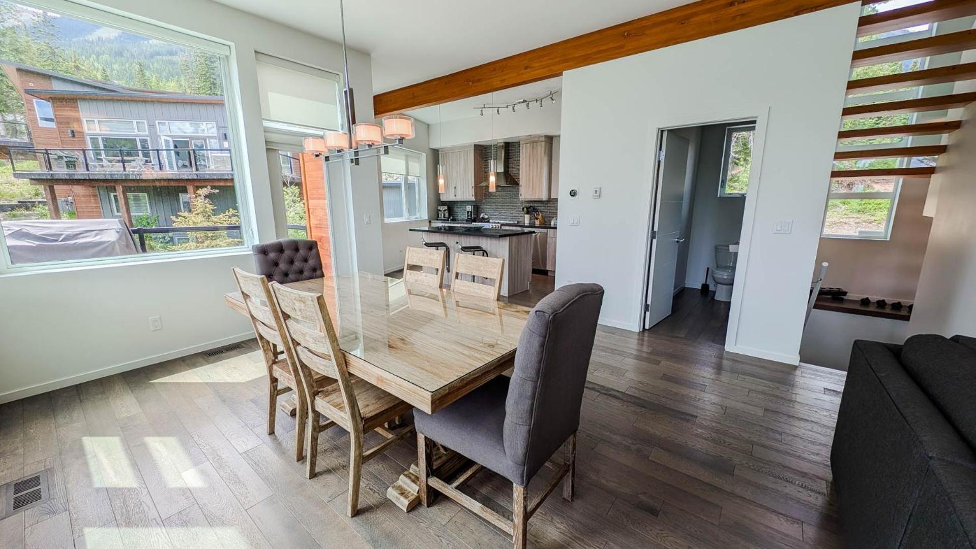 Lush Mountain Accommodations Golden Δωμάτιο φωτογραφία